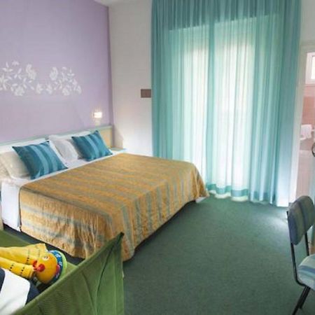 Hotel Diana 벨레지아아지마리나 외부 사진