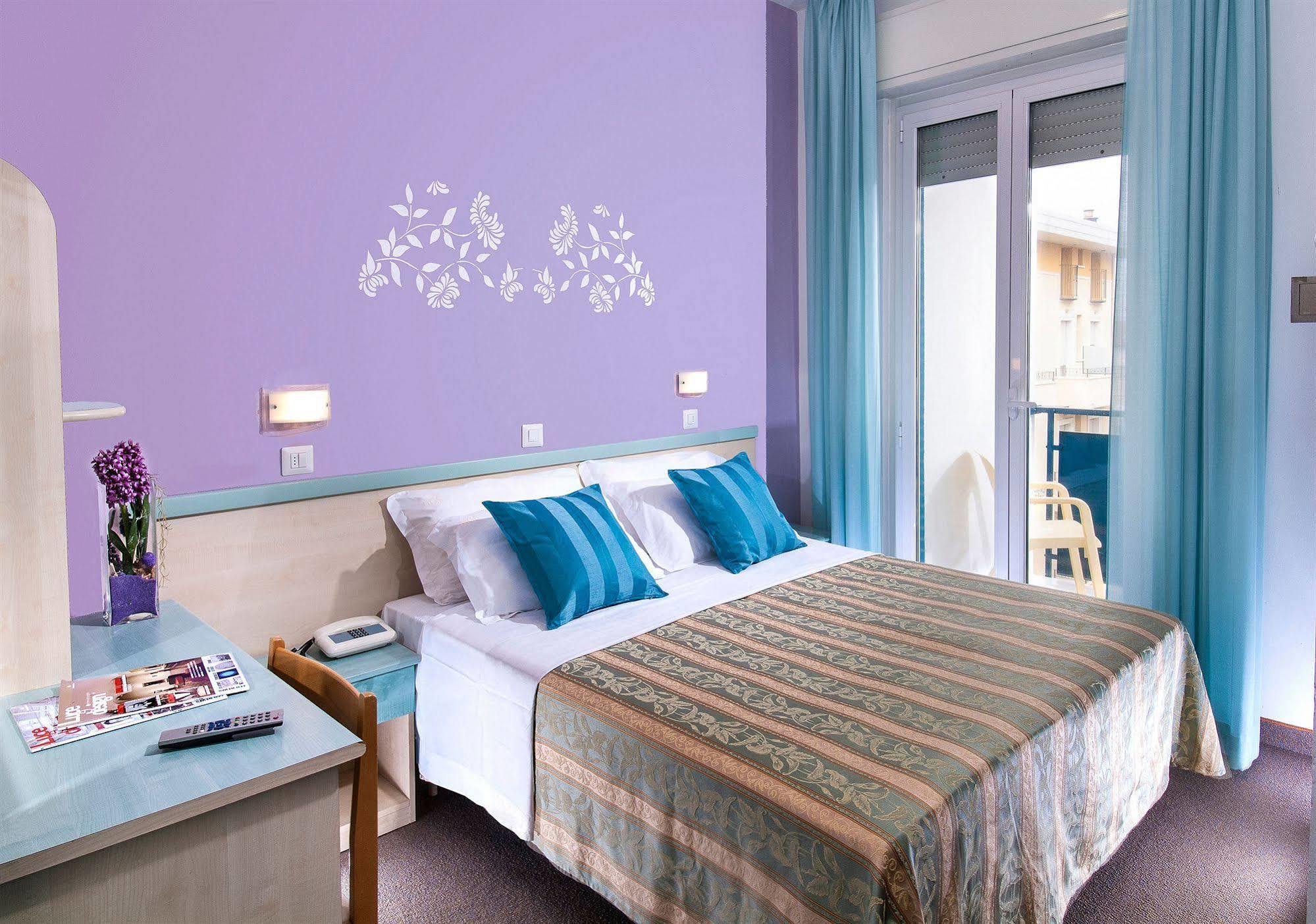 Hotel Diana 벨레지아아지마리나 외부 사진